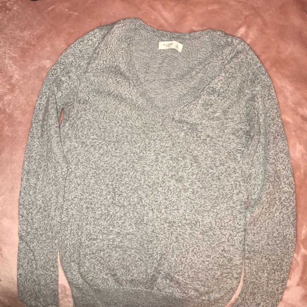 Light grey sweater